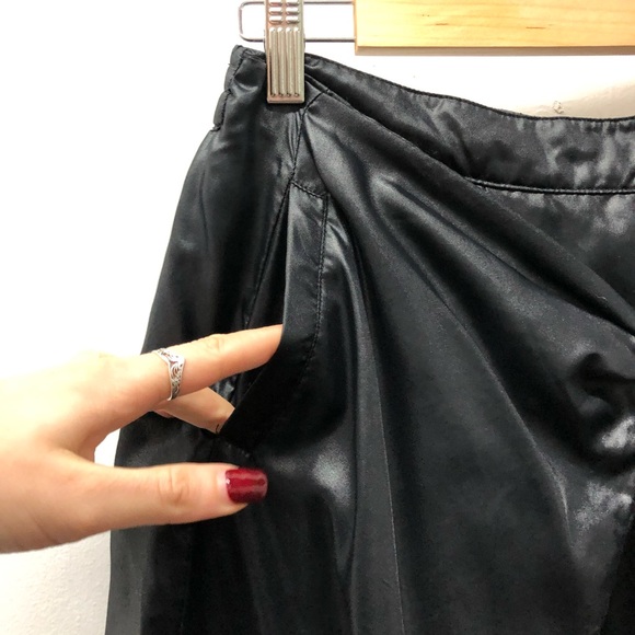 Perks and Mini Tie Front Pocket Skirt Black Size XS - Picture 3 of 9